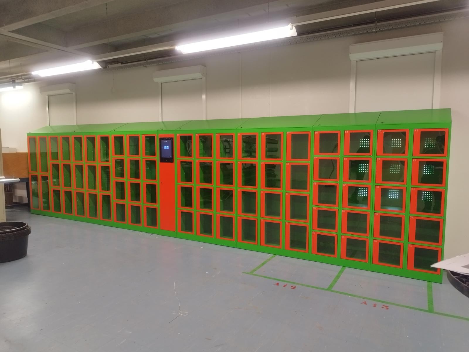 Slimme gereedschapslocker met elektronische toegangscontrole en logging