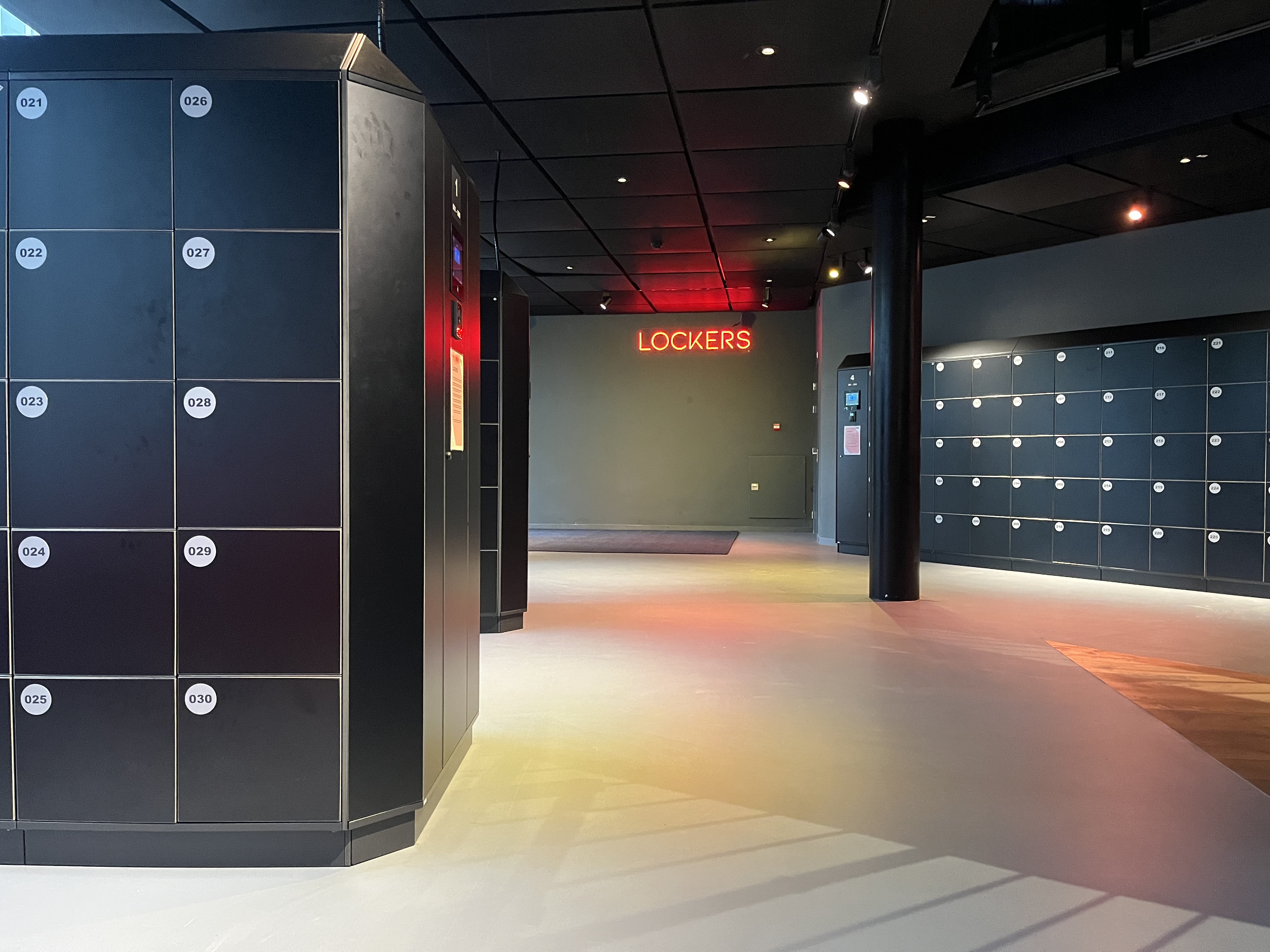 Goed onderhouden lockers in professionele omgeving
