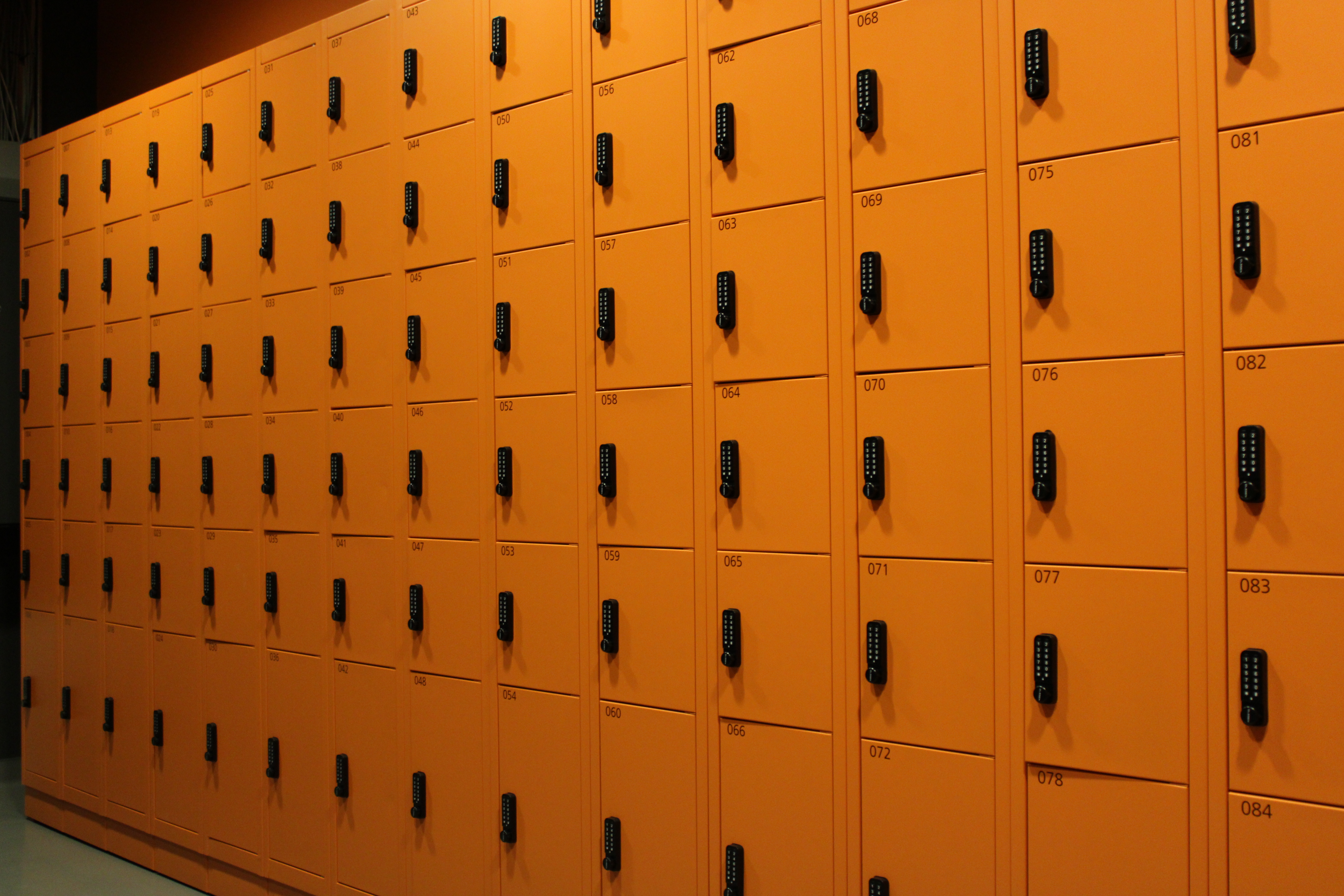 Lockers uit jaren &rsquo;90&ndash;&rsquo;00 met elektronische sloten en modulair ontwerp